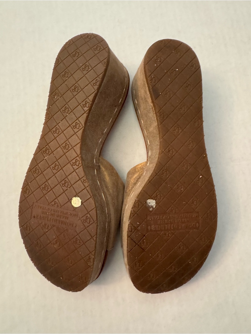 Donald J. Pliner Gold Leather Wedge Toe-Loop Mules - Picture 6 of 8